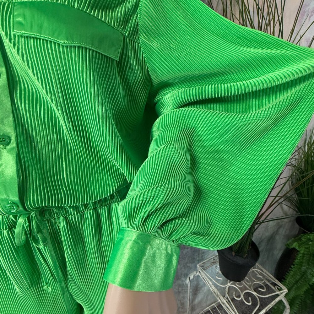 New 📌Blue B Accordion Pleated Kelly Green Long Sleeves Elastic Waist Romper - Picture 4 of 16